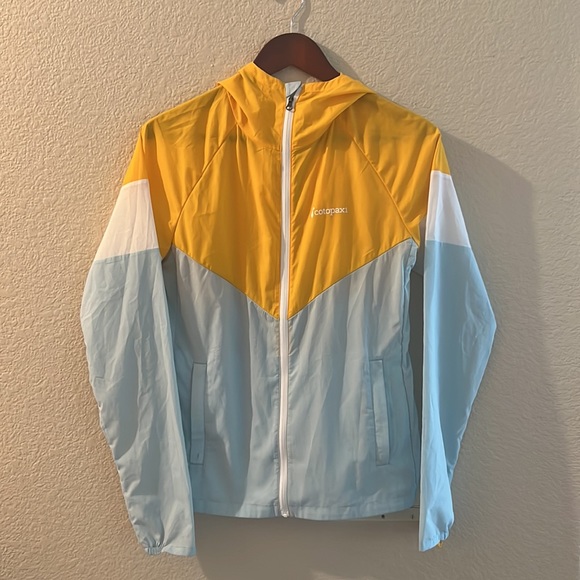 Cotopaxi Windbreaker - Picture 2 of 6